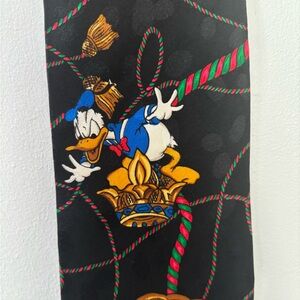 100% silk Disney Donald Duck Tie